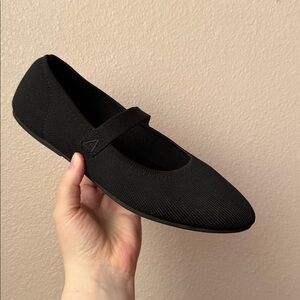 AEROSOLES Black Flats size 7.5